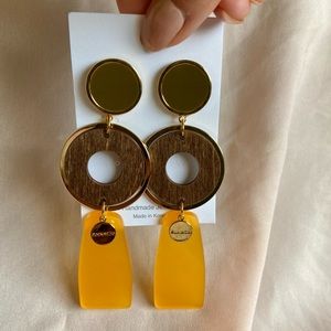 BEAUTIFUL DANGLING EARRINGS